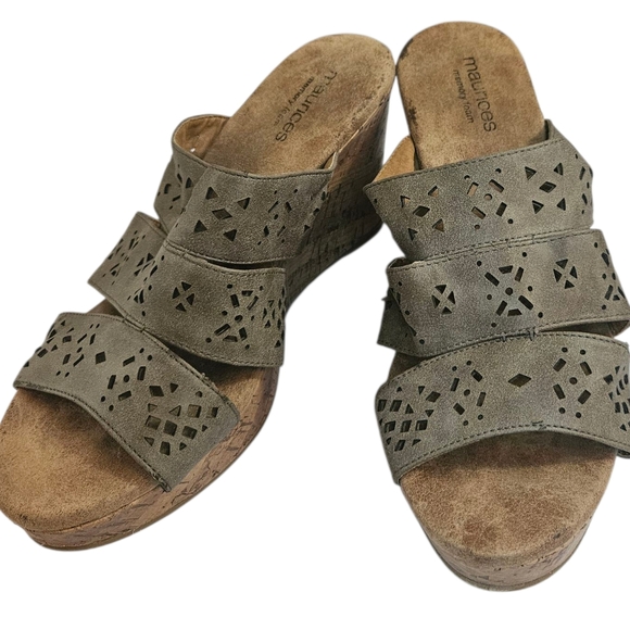 Maurices Memory Foam 4 Inch Wedge Cutout Sandals Sz 10 Taupe - Picture 1 of 9